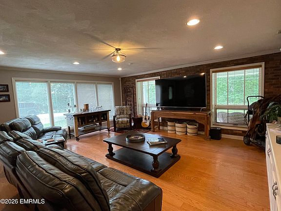 3rd image of 3851 Espey Hedgepeth Rd
