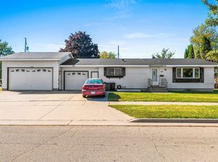 1807 Lincoln St, Marinette, WI 54143