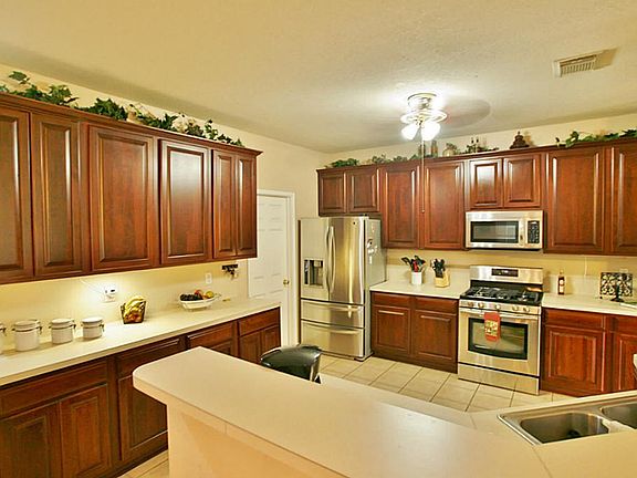 Lots of counter and cabinet space and stainless steel appliances