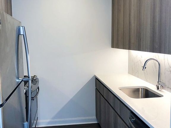 4th image of 15 Park Row APT 26d