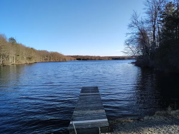 178 Blue Heron Ct, Gouldsboro, PA 18424