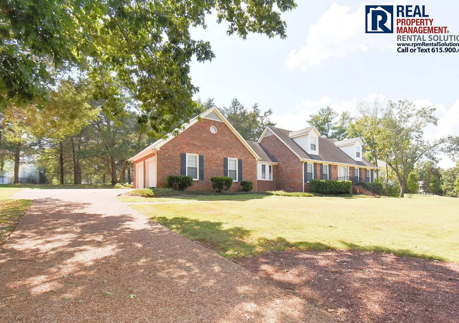 Beautiful all brick home in Riverbend! — Photo 2