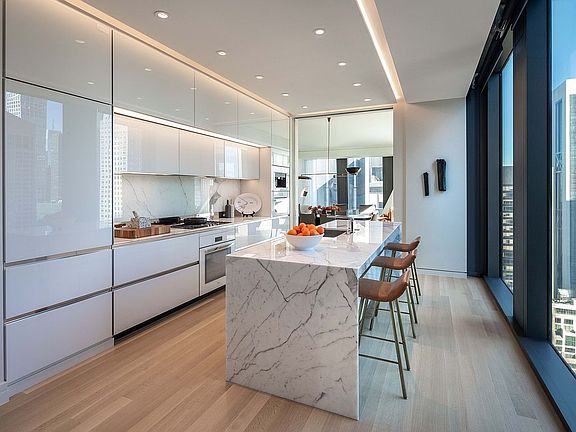 3rd image of 53 W 53rd St APT 25A