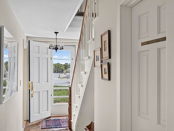 4th image of 133 Western Avenue