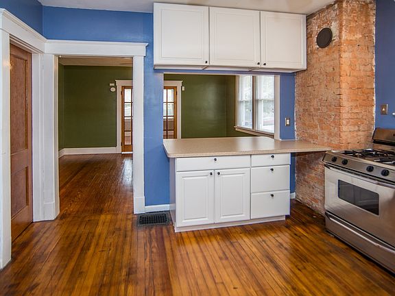 2nd image of 3835 Carrie Ave