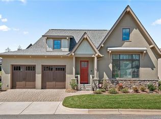 74 Chantilly Dr, Asheville, NC 28804