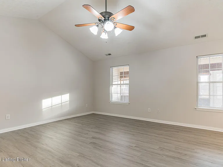 7121 Blue Stream Ct — Photo 3