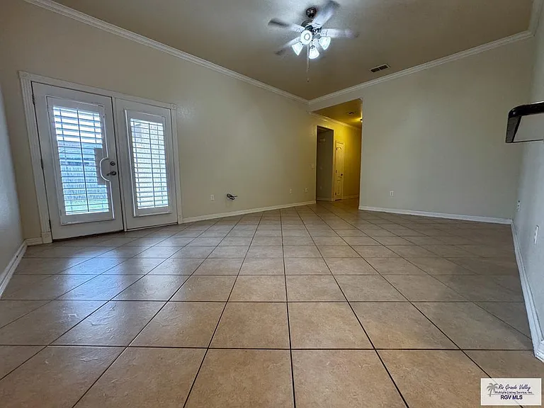 2304 Concord Pl — Photo 7