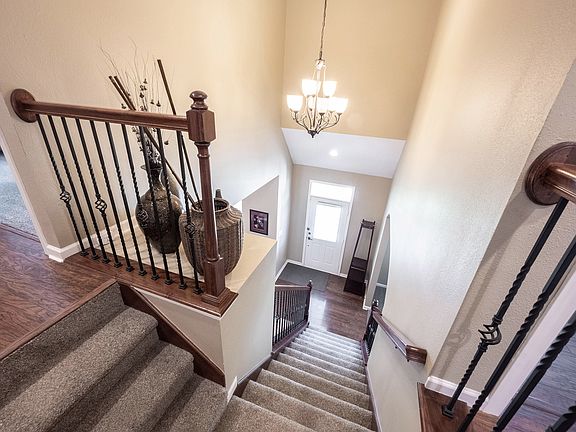4th image of 1356 Middlebury Dr