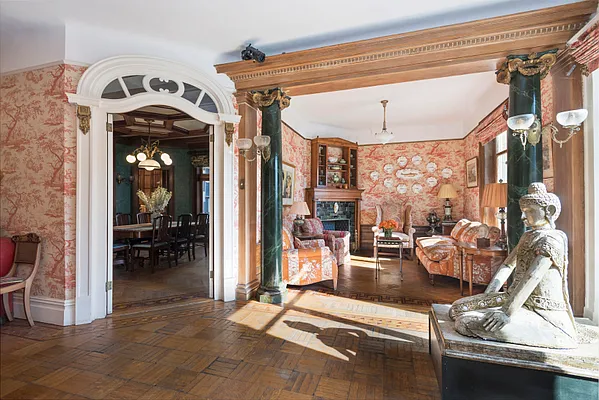 Sold by Compass | media 18