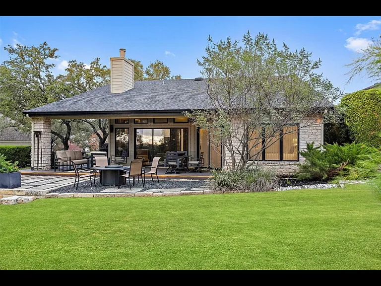 303 Golf Crest Ln — Photo 17