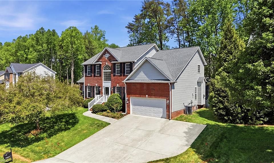 1st image of 406 Hannah McKenzie Dr