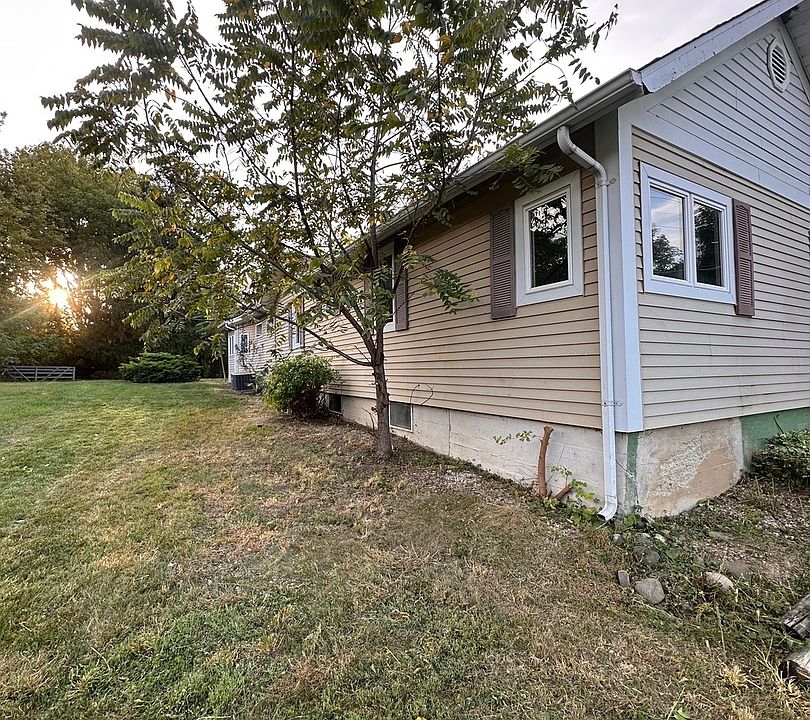 2nd image of 394 South St