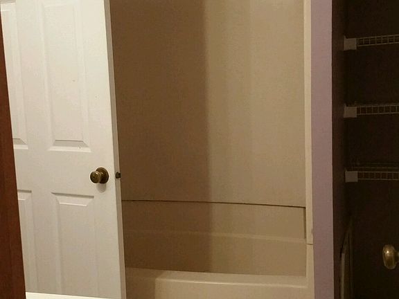 3rd image of 38 Portsmouth Ct #2101