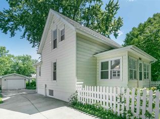 1011 Lake Ct, Madison, WI 53715