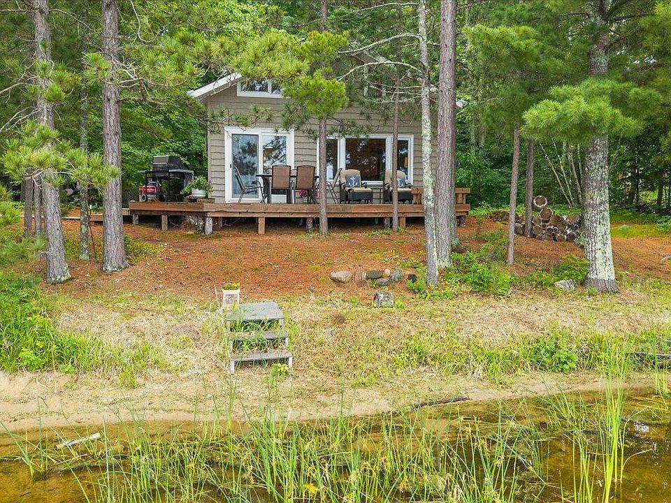 1st image of 10401 Vermillion Point Dr NE