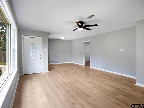 4th image of 106 Peterson Pl