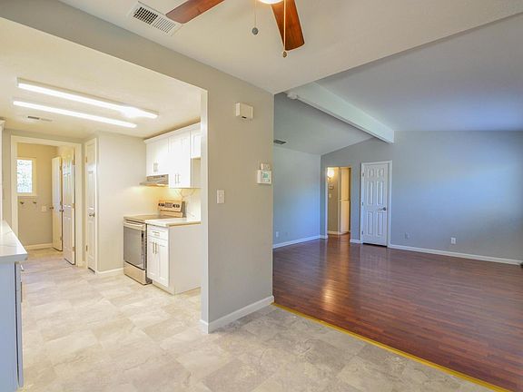 3rd image of 1912 Westmora Ave