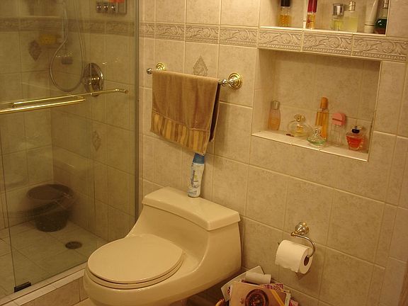 4th image of 1800 NW 24th Ave APT 504