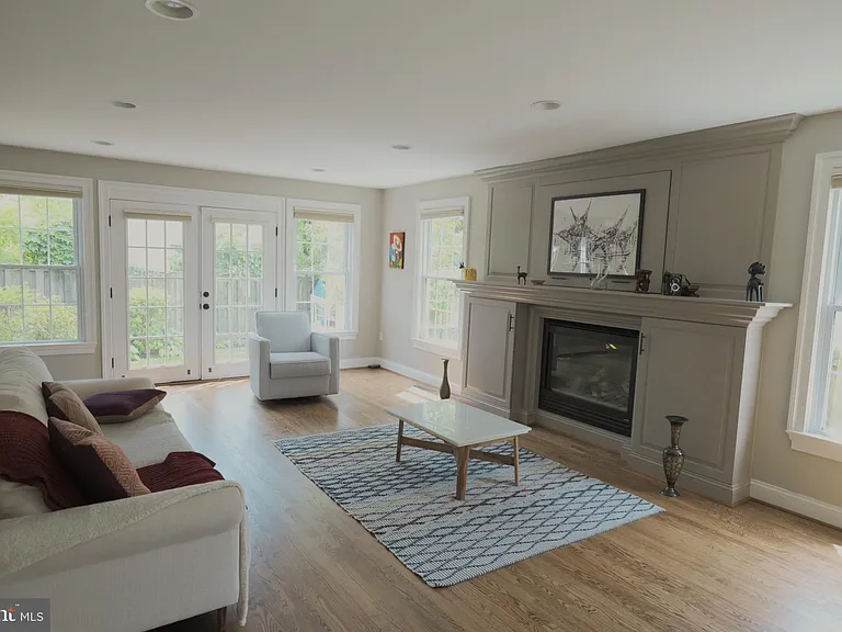 4536 Fairfield Dr — Photo 7