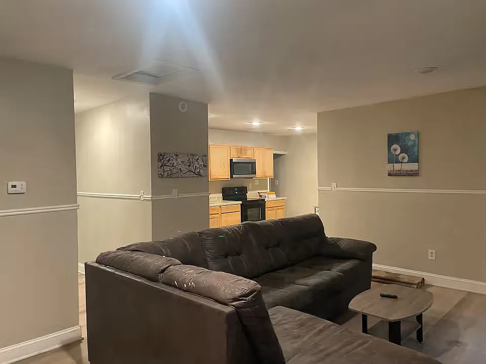 3 bed, 1188 sqft, $2,600 — Photo 2