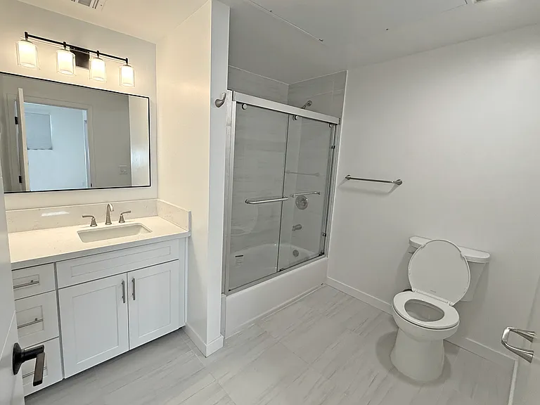 10934 Peach Grove St #201 — Photo 42