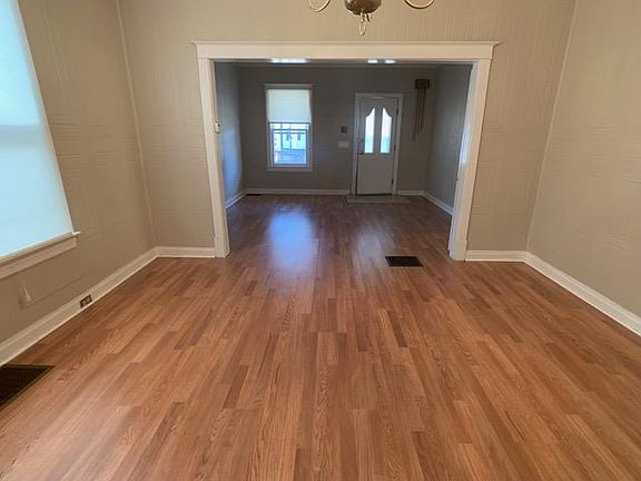 3rd image of 3927 McCausland Ave