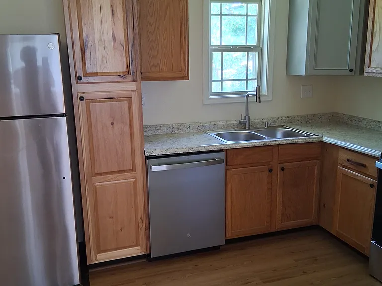 319 Elm St — Photo 3