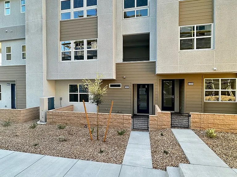 3341 Esker Ridge Ave — Photo 2