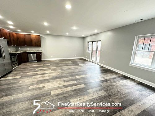 1st image of 3705 N Kedzie Ave APT 201