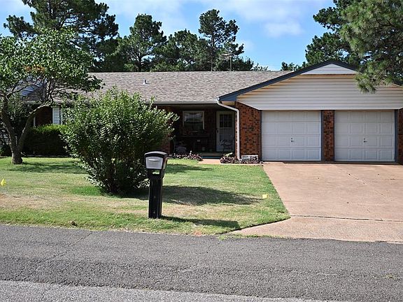 3rd image of 432 E Carson Ln