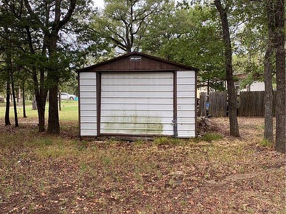 5th image of 110 Blue Oaks Dr
