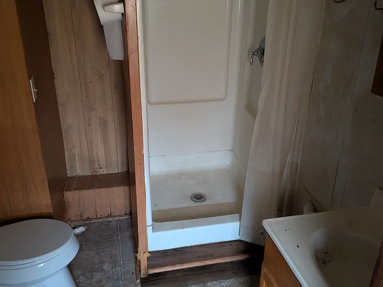 10493 Linndale Ave — Photo 6