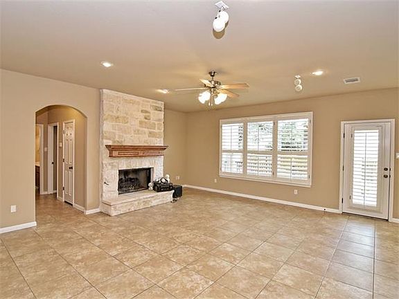 4th image of 16520 Broadbay Dr