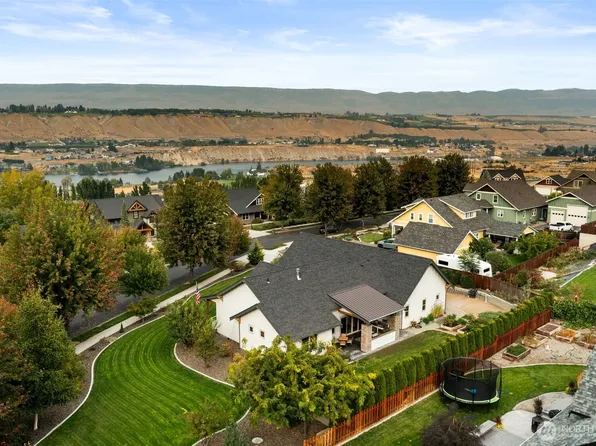 2535 Tuscany Lane, Malaga, WA 98828