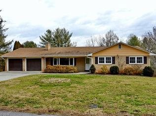 113 Delphia Dr, Brevard, NC 28712