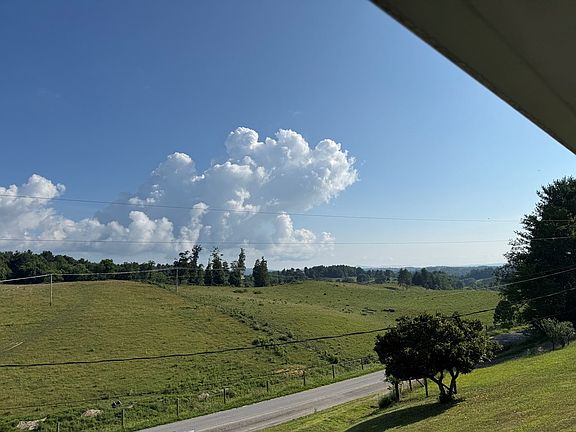 4th image of 1057 Turkey Knob Rd