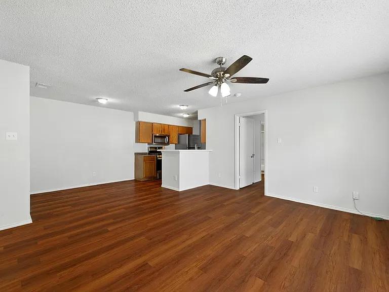 5707 Spring Meadow Rd #B — Photo 2
