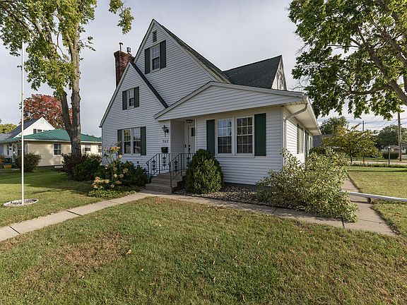 2nd image of 702 4th Ave