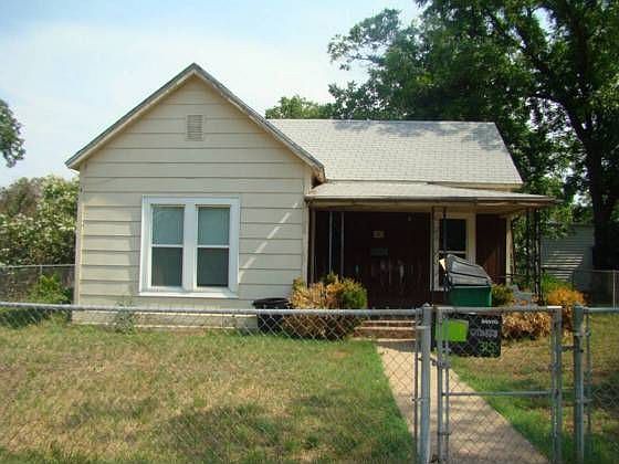 1st image of 102 W Magnolia Ave