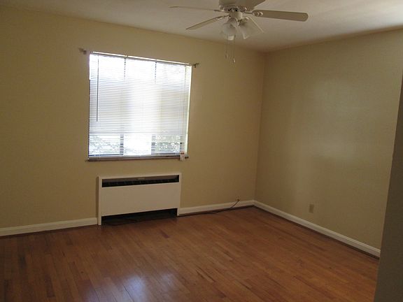 3rd image of 1647 Beacon St