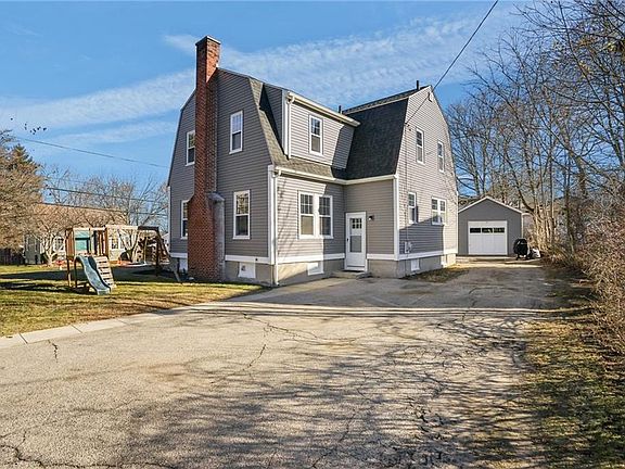 3rd image of 58 Youngs Ave