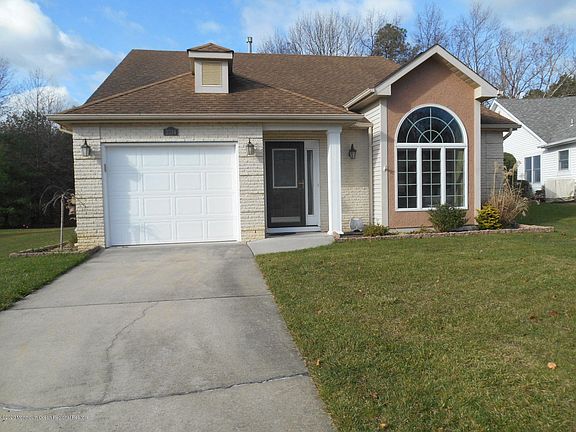 2nd image of 2334 N Chanticleer Ct