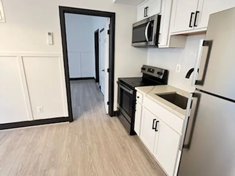 1005 N Charles St — Photo 10
