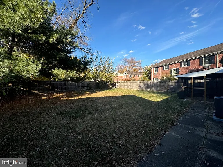 7507 Broad St — Photo 11