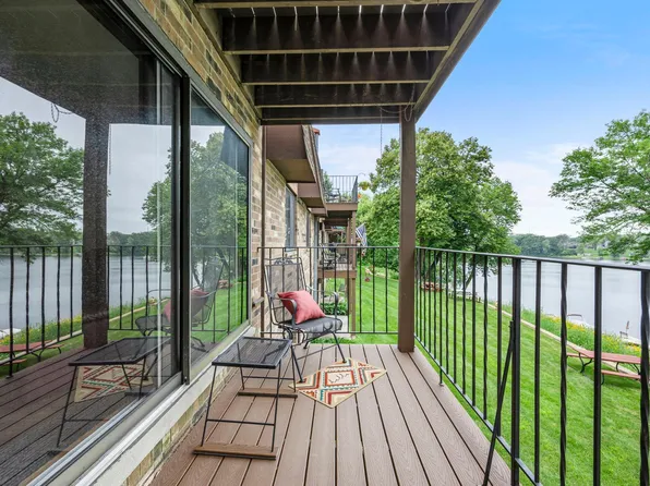 30675 Park St APT 209, Lindstrom, MN 55045