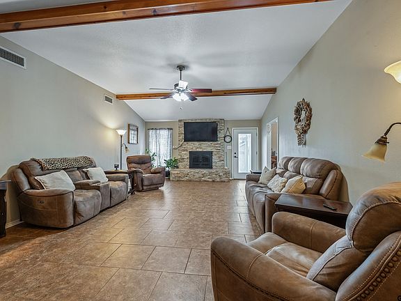 4th image of 23096 McFadden Ln