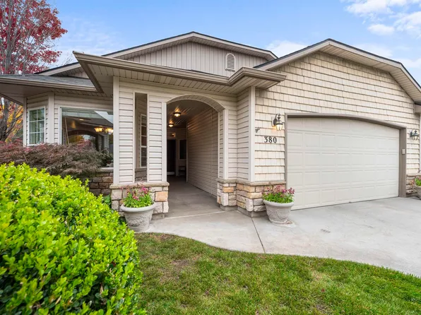 380 S Golden Eagle Ln, Eagle, ID 83616