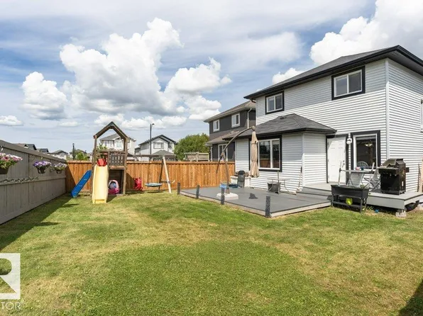 8727 Carson Way SW, Edmonton, AB T6W 3K8