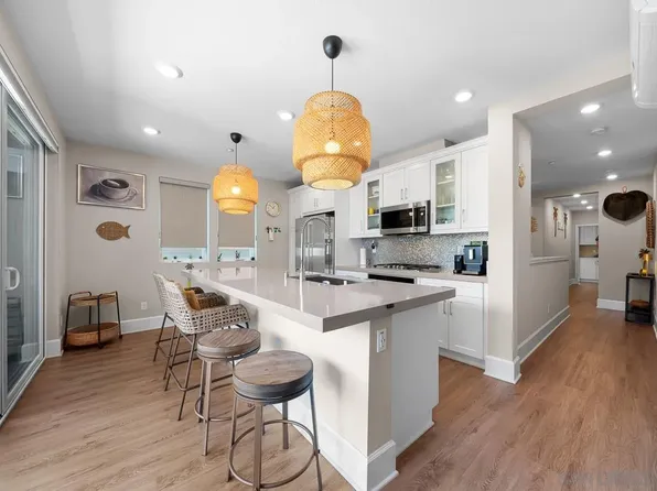 810 Santa Barbara Pl, San Diego, CA 92109